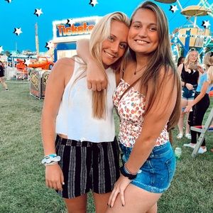 Meet your Posher, Julia